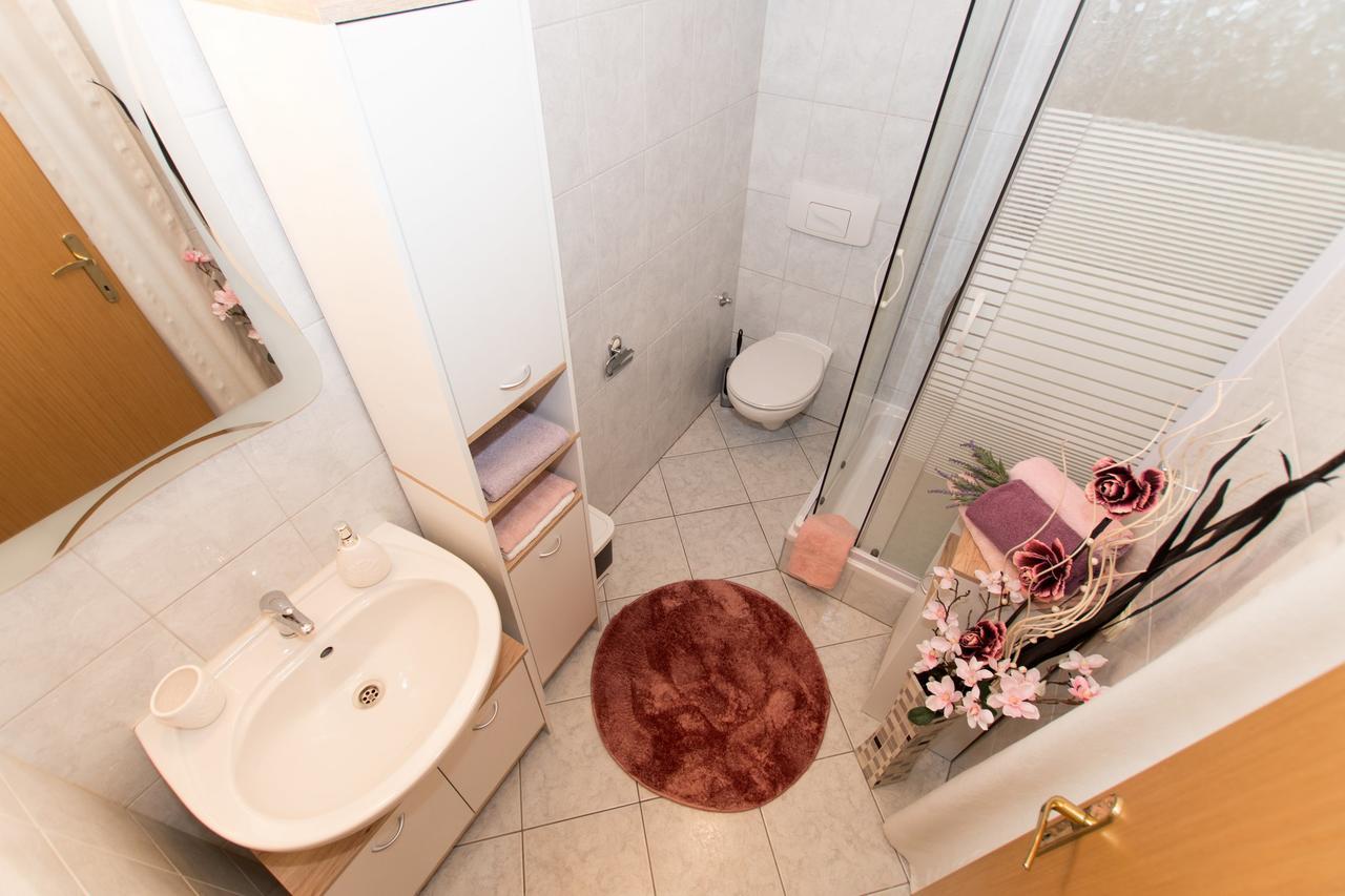 Seaview Apartment Slavica Brela Eksteriør billede